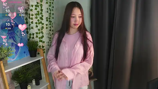 Snapshot of CherieAppel chatting on June 1, 2026, 4:06 pm CherieAppel online show from June 1, 2026, 4:06 pm