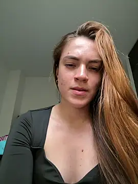 Snapshot of _EmmaDavis_ chatting on June 5, 2026, 9:42 pm EmmaDavis online show from June 5, 2026, 9:42 pm