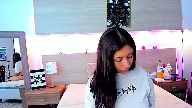 Snapshot of Selene_Rushe chatting on May 7, 2026, 11:46 am Selene Rushe online show from May 7, 2026, 11:46 am