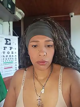 Snapshot of Ivon_C chatting on May 12, 2026, 1:06 pm Ivon C online show from May 12, 2026, 1:06 pm