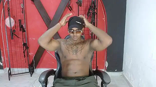 zoriel bigcock online show from April 25, 2026, 6:27 pm