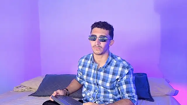 Snapshot of caius_bigcock1 chatting on July 23, 2026, 12:35 am caius bigcock1 online show from July 23, 2026, 12:35 am