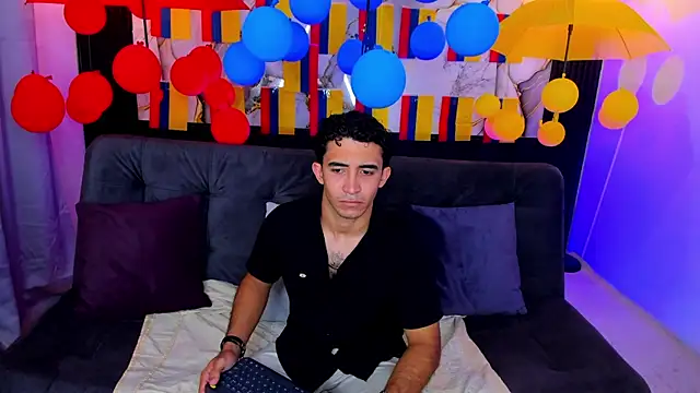 Snapshot of caius_bigcock1 chatting on June 22, 2026, 12:38 am caius bigcock1 online show from June 22, 2026, 12:38 am