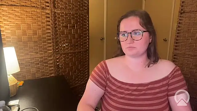 lucy-comes-true online show from April 28, 2026, 7:18 pm