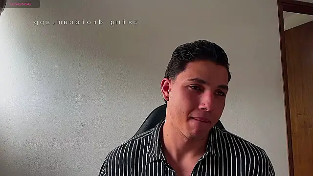 Snapshot of Maxx_valiant chatting on June 15, 2026, 3:55 pm Maxx valiant online show from June 15, 2026, 3:55 pm