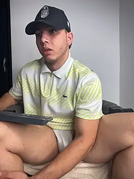 Snapshot of Maxx_valiant chatting on July 12, 2026, 11:33 am Maxx valiant online show from July 12, 2026, 11:33 am