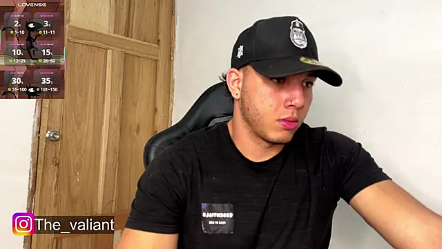 Snapshot of Maxx_valiant chatting on July 28, 2026, 1:24 am Maxx valiant online show from July 28, 2026, 1:24 am