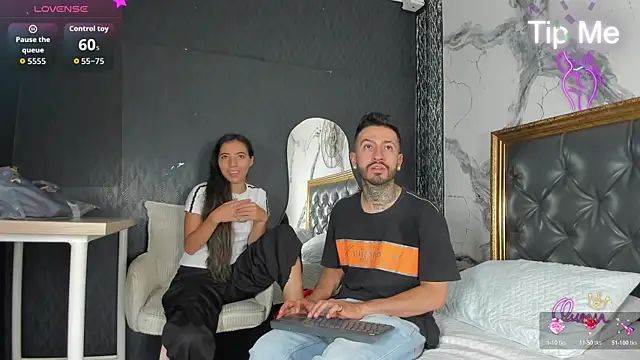 StevenAndLaura online show from April 26, 2026, 4:10 am