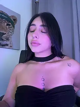 Snapshot of IsabellaNoir_ chatting on May 16, 2026, 11:48 pm IsabellaNoir online show from May 16, 2026, 11:48 pm