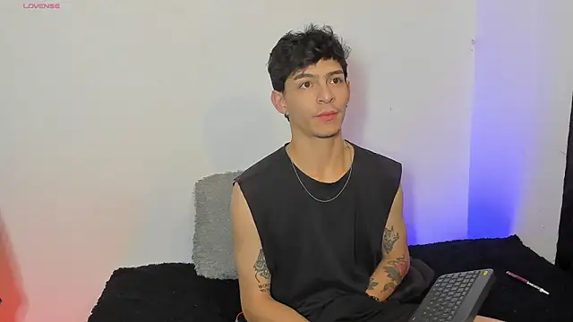 Snapshot of _IanLark chatting on May 19, 2026, 12:26 am IanLark online show from May 19, 2026, 12:26 am