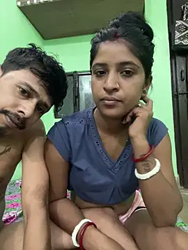 hot-couple-0 online show from June 9, 2026, 7:37 pm