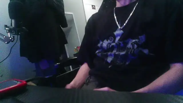 8inchesfr online show from May 4, 2026, 2:48 am