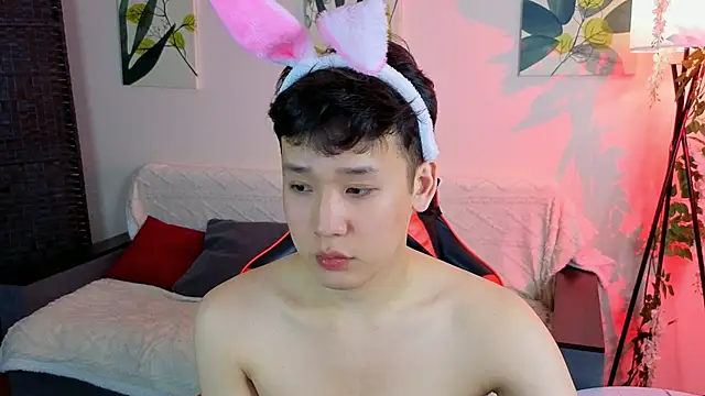 icexoxo2 online show from April 22, 2026, 12:45 pm
