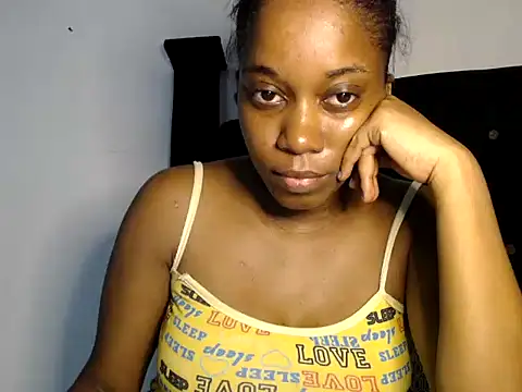 Snapshot of Enchantriss chatting on October 18, 2025, 12:23 am Enchantriss online show from October 18, 2025, 12:23 am