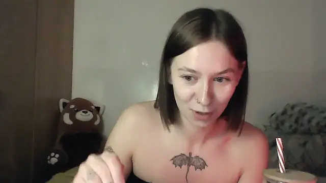 Snapshot of JuicyErika chatting on May 24, 2026, 11:04 pm JuicyErika online show from May 24, 2026, 11:04 pm
