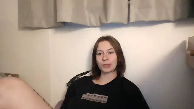 Snapshot of JuicyErika chatting on June 15, 2026, 12:33 am JuicyErika online show from June 15, 2026, 12:33 am