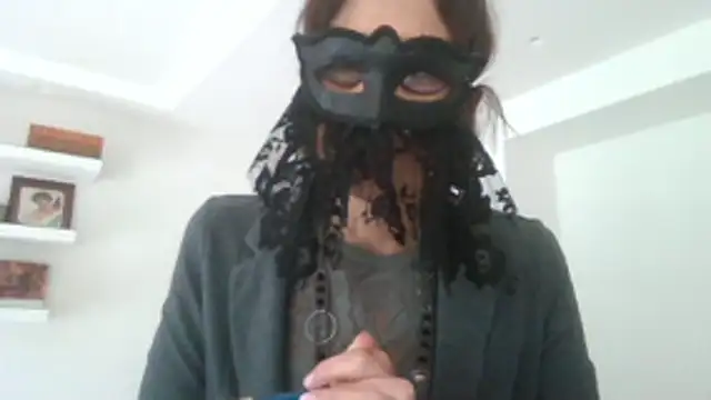 Snapshot of HelenTiAscolta chatting on May 12, 2026, 11:05 am HelenTiAscolta online show from May 12, 2026, 11:05 am