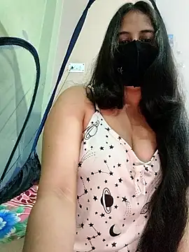 Snapshot of Priya_9945 chatting on May 4, 2026, 5:44 am Priya 9945 online show from May 4, 2026, 5:44 am