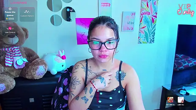 angelina 77 online show from June 14, 2026, 4:19 pm