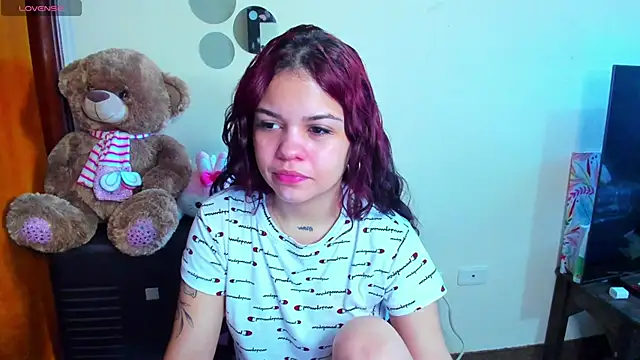 angelina 77 online show from May 10, 2026, 1:25 pm