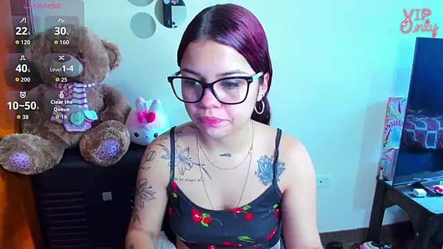 angelina 77 online show from May 12, 2026, 2:01 pm