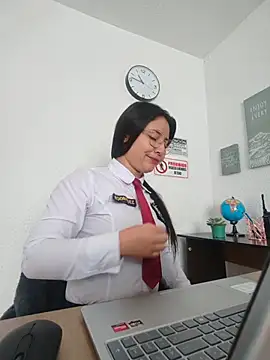 Snapshot of Queen_linda1 chatting on May 11, 2026, 4:37 pm Queen linda1 online show from May 11, 2026, 4:37 pm