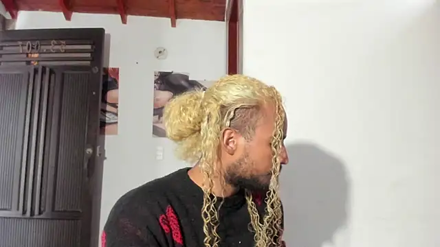 Snapshot of salvatore_amator chatting on May 30, 2026, 1:06 pm salvatore amator online show from May 30, 2026, 1:06 pm