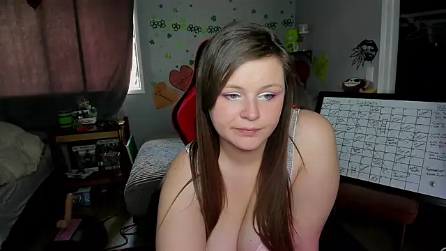 DelilaFields2 online show from May 26, 2026, 6:28 pm