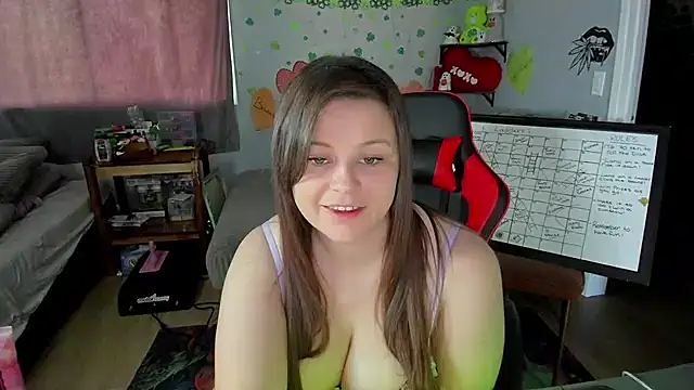 DelilaFields2 online show from May 3, 2026, 7:39 pm