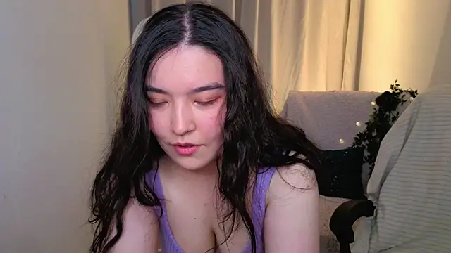 MomoRins online show from May 23, 2026, 10:09 pm