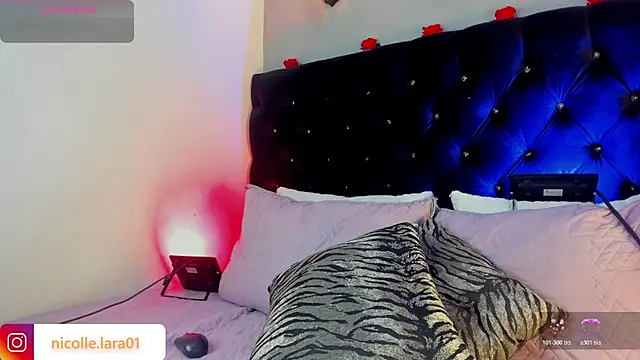 Snapshot of Kitty_rose01 chatting on July 31, 2026, 2:44 am Kitty rose01 online show from July 31, 2026, 2:44 am