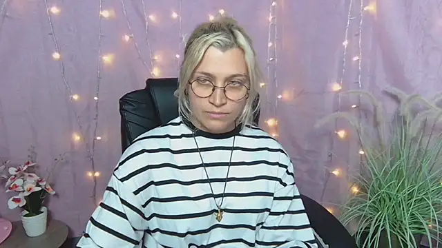 RubyDaviss online show from May 4, 2026, 8:17 am
