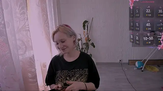VikaViktoria online show from July 12, 2026, 1:01 pm