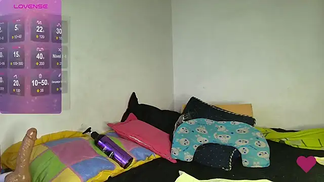 Snapshot of EliVanegas chatting on June 14, 2026, 8:10 pm EliVanegas online show from June 14, 2026, 8:10 pm