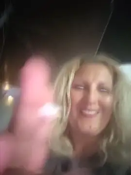 Snapshot of Divineblond chatting on June 11, 2026, 7:33 pm Divineblond online show from June 11, 2026, 7:33 pm