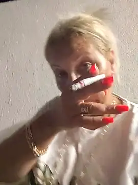 Divineblond online show from July 13, 2026, 7:35 pm