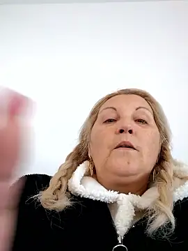 Divineblond online show from January 9, 2026, 11:39 am