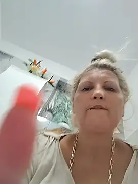 Divineblond online show from August 6, 2026, 4:46 pm