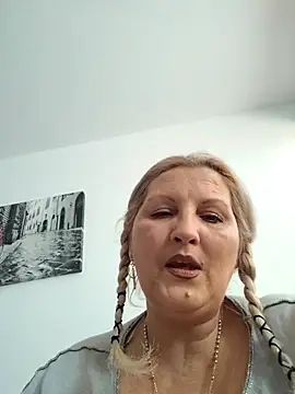 Divineblond online show from January 14, 2026, 10:52 am