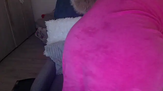 Divineblond online show from May 3, 2026, 10:24 pm