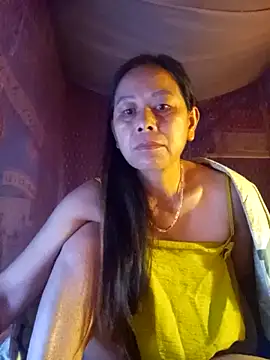 Snapshot of Ari-Na9 chatting on May 3, 2026, 7:50 pm Ari-Na9 online show from May 3, 2026, 7:50 pm