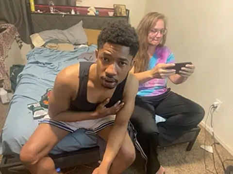 milfandyoungin online show from May 17, 2026, 7:19 am