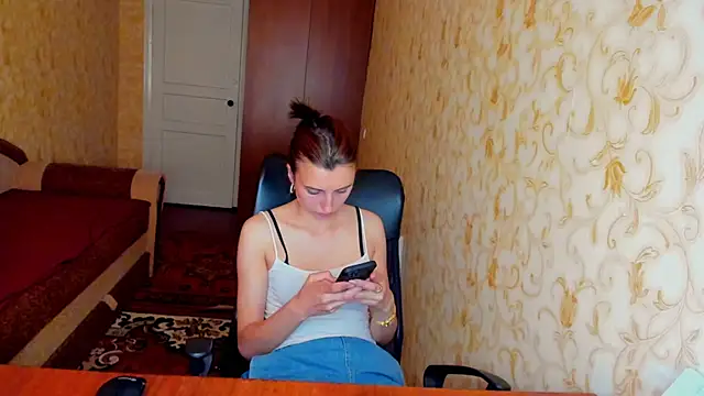 Snapshot of MilaShka29 chatting on June 19, 2026, 10:21 am MilaShka29 online show from June 19, 2026, 10:21 am