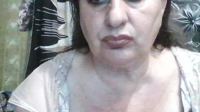 Snapshot of LoaqLovew chatting on June 10, 2026, 8:37 am LoaqLovew online show from June 10, 2026, 8:37 am