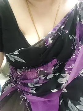 Snapshot of Call_Honey chatting on July 8, 2026, 5:35 pm Call Honey online show from July 8, 2026, 5:35 pm
