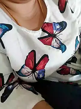 Snapshot of Call_Honey chatting on July 4, 2026, 6:31 am Call Honey online show from July 4, 2026, 6:31 am