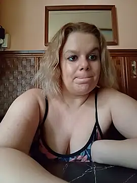 Maryquenn online show from July 8, 2026, 9:32 am