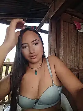 Snapshot of Soffia-zapata chatting on June 12, 2026, 5:00 pm Soffia-zapata online show from June 12, 2026, 5:00 pm