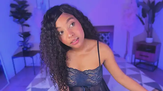 Lynncute online show from May 2, 2026, 3:45 am