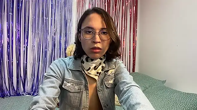 Snapshot of LONDON_ROSE chatting on July 6, 2026, 9:28 pm LONDON ROSE online show from July 6, 2026, 9:28 pm